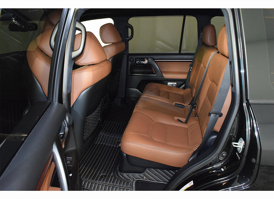 Toyota Land Cruiser, 200 Series Рестайлинг 1 4.5d AT (235 л.с.) 4WD