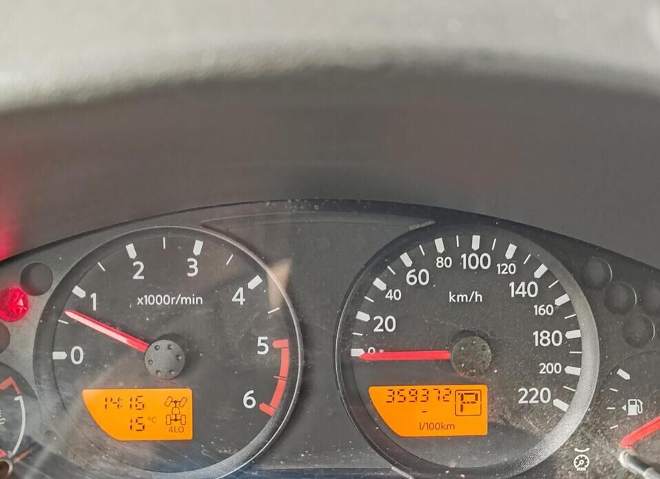 Nissan Navara (Frontier), III (D40) 2.5d AT (174 л.с.) 4WD