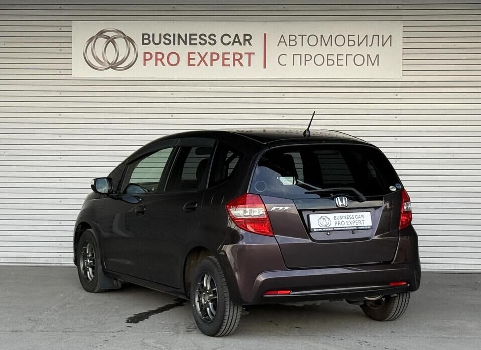 Honda Fit, II 1.3 CVT (99 л.с.)