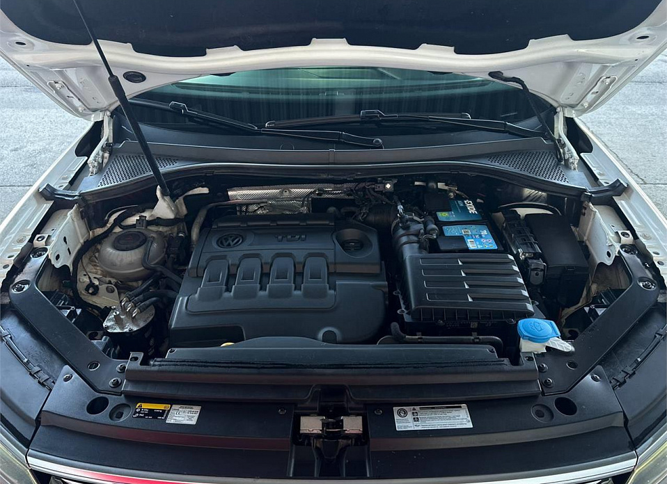 Volkswagen Tiguan, II 2.0d MT (150 л.с.) 4WD