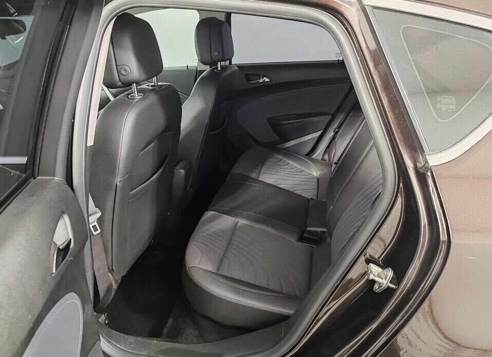 Opel Astra 1.6 MT (115 л.с.)