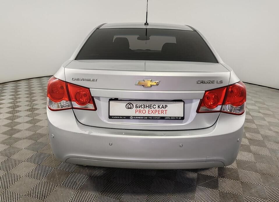 Chevrolet Cruze 1.6 AT (109 л.с.)