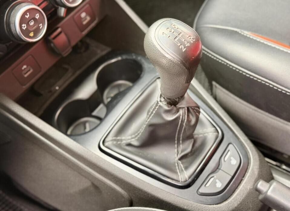 LADA (ВАЗ) Vesta, I Рестайлинг (NG) Cross 1.6 MT (106 л.с.)