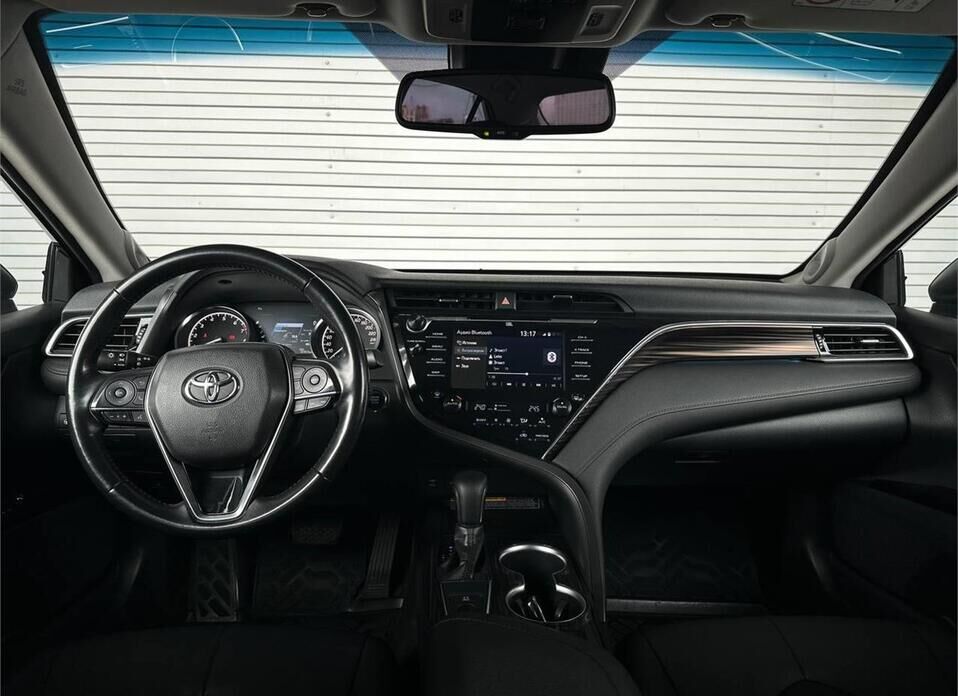 Toyota Camry 2.5 AT (181 л.с.)