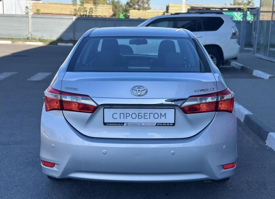 Toyota Corolla, XI (E160, E170, E180) 1.6 CVT (122 л.с.)