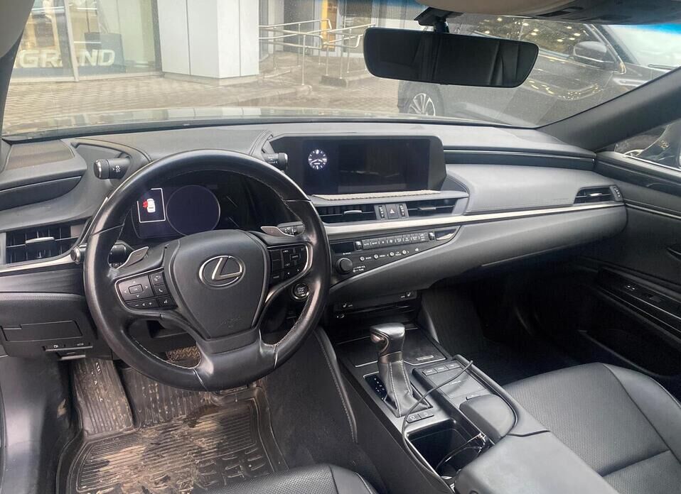 Lexus ES, VII 250 2.5 AT (200 л.с.)