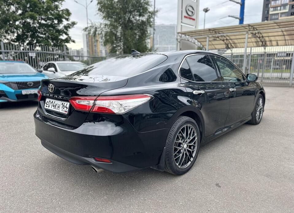Toyota Camry 2.5 AT (181 л.с.)