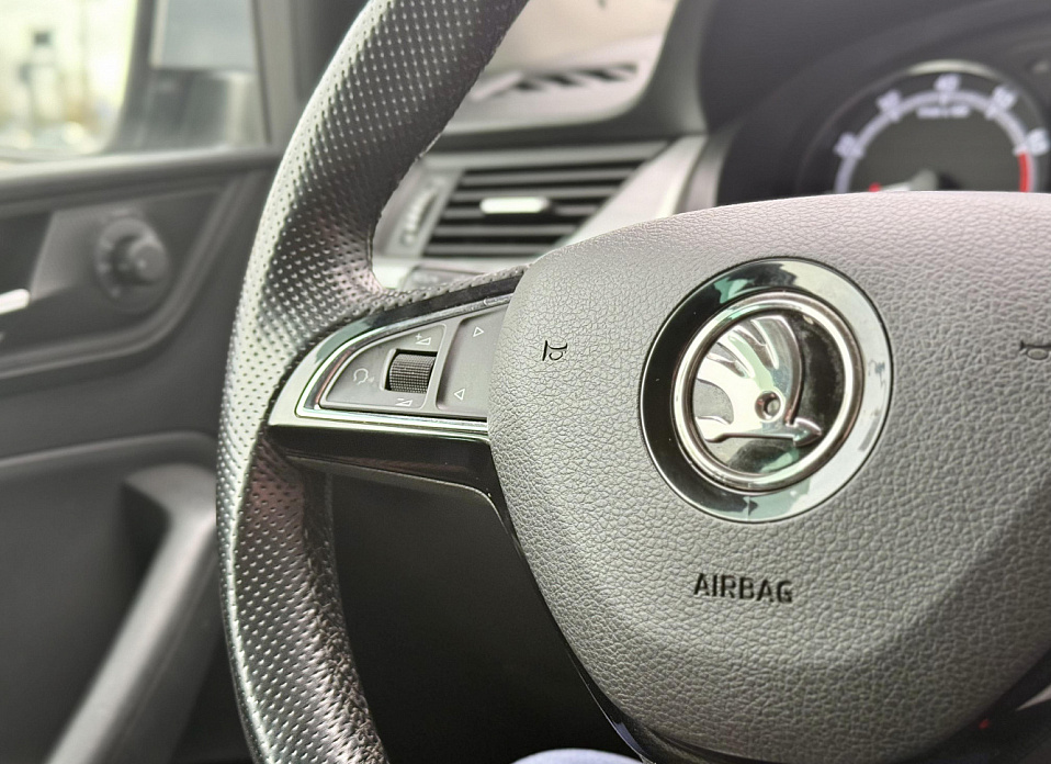 Skoda Rapid, I Рестайлинг 1.6 MT (90 л.с.)