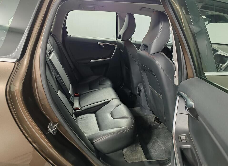 Volvo XC60, I Рестайлинг 2.4d AT (181 л.с.) 4WD