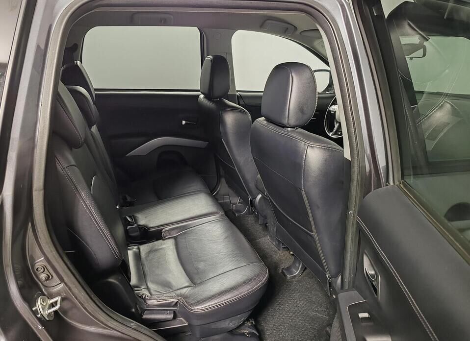 Mitsubishi Outlander, II Рестайлинг 2.0 CVT (147 л.с.) 4WD