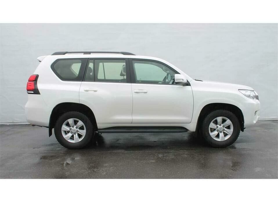 Toyota Land Cruiser Prado 2.8d AT (200 л.с.) 4WD