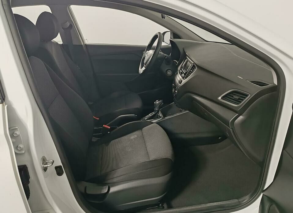 Hyundai Solaris 1.4 AT (100 л.с.)