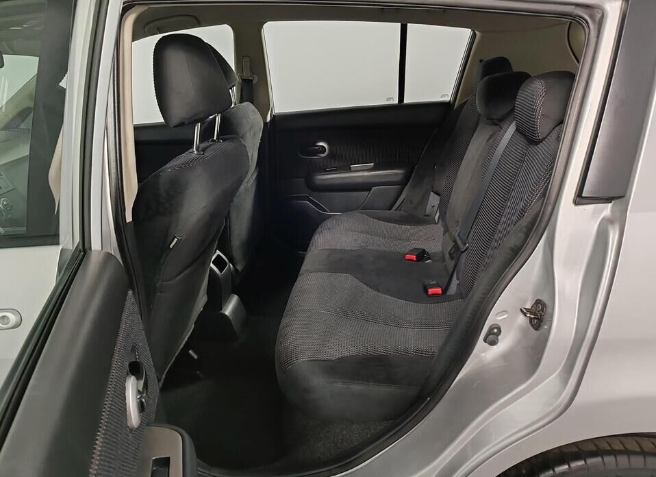 Nissan Tiida 1.6 AT (110 л.с.)