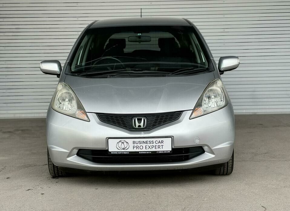 Honda Fit 1.3 CVT (100 л.с.)