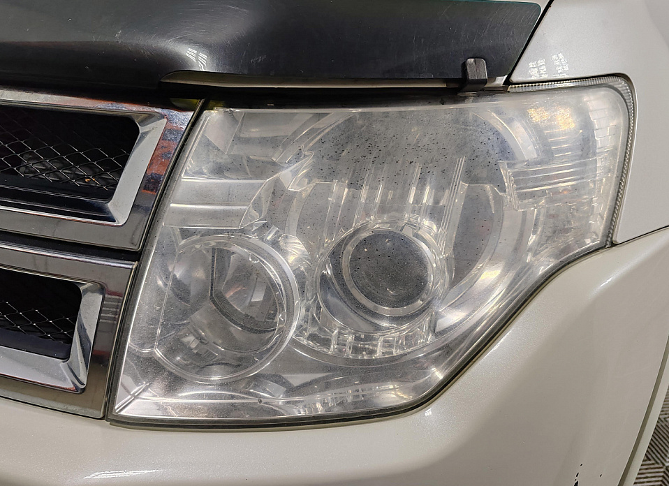 Mitsubishi Pajero, IV Рестайлинг 1 3.2d AT (200 л.с.) 4WD