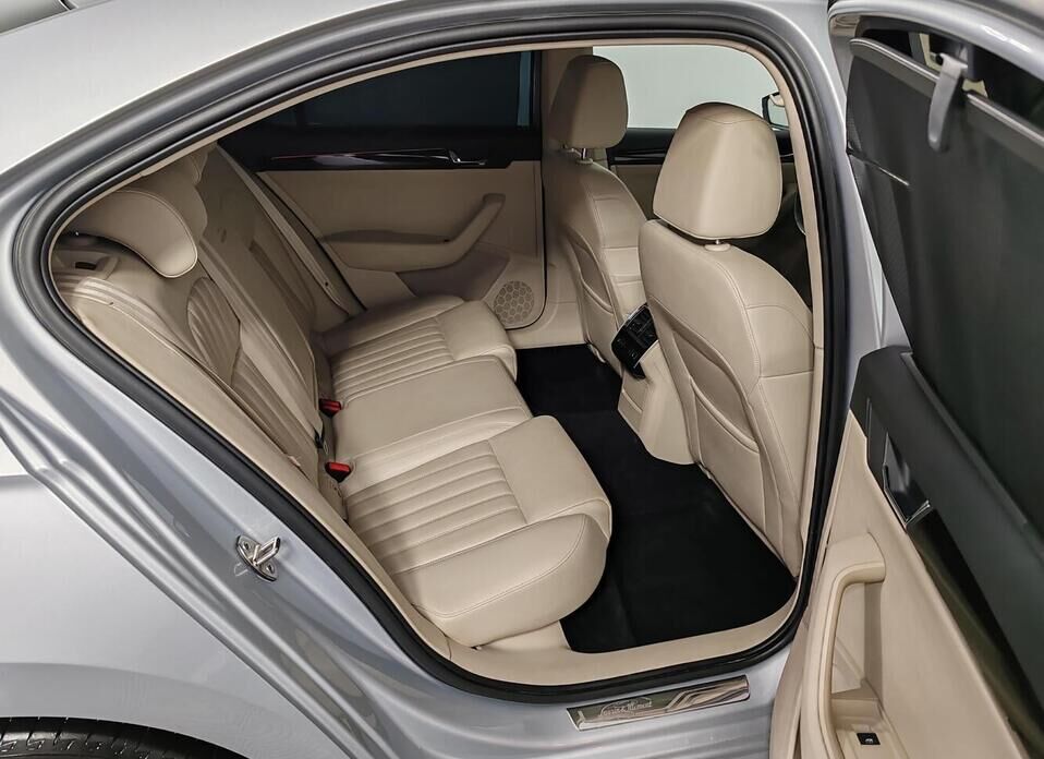 Skoda Superb 2.0 AMT (220 л.с.)