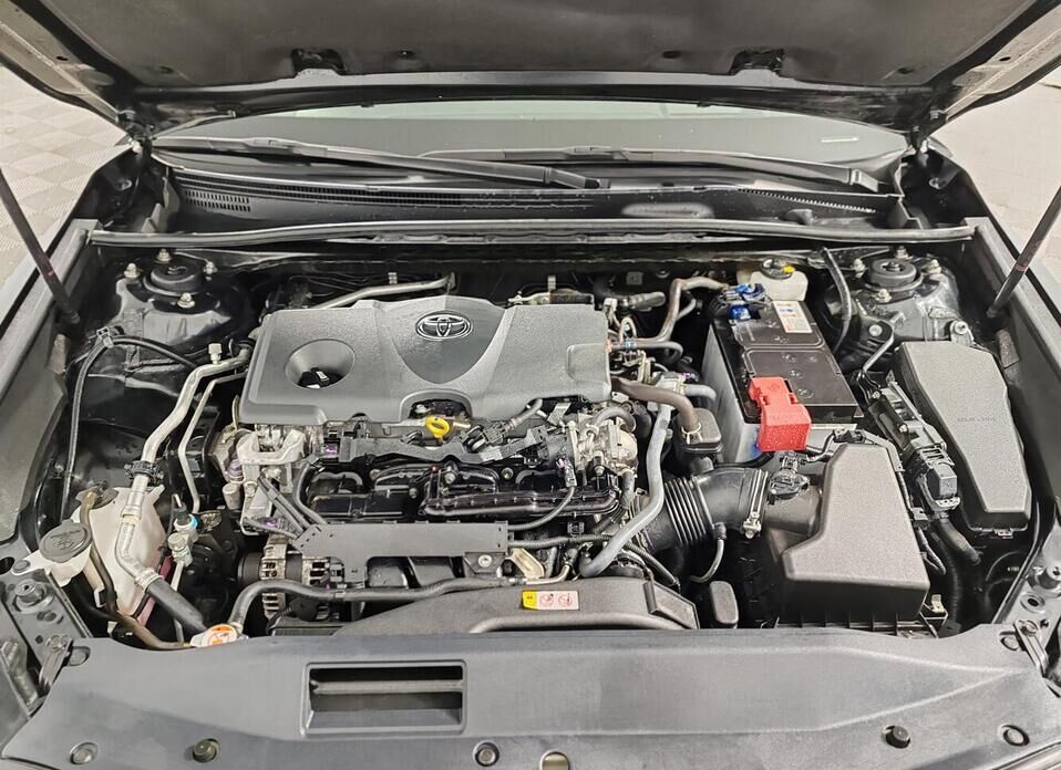 Toyota Camry 2.5 AT (209 л.с.)