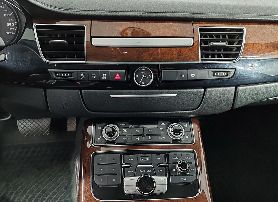 Audi A8, III (D4) 3.0 AT (290 л.с.) 4WD