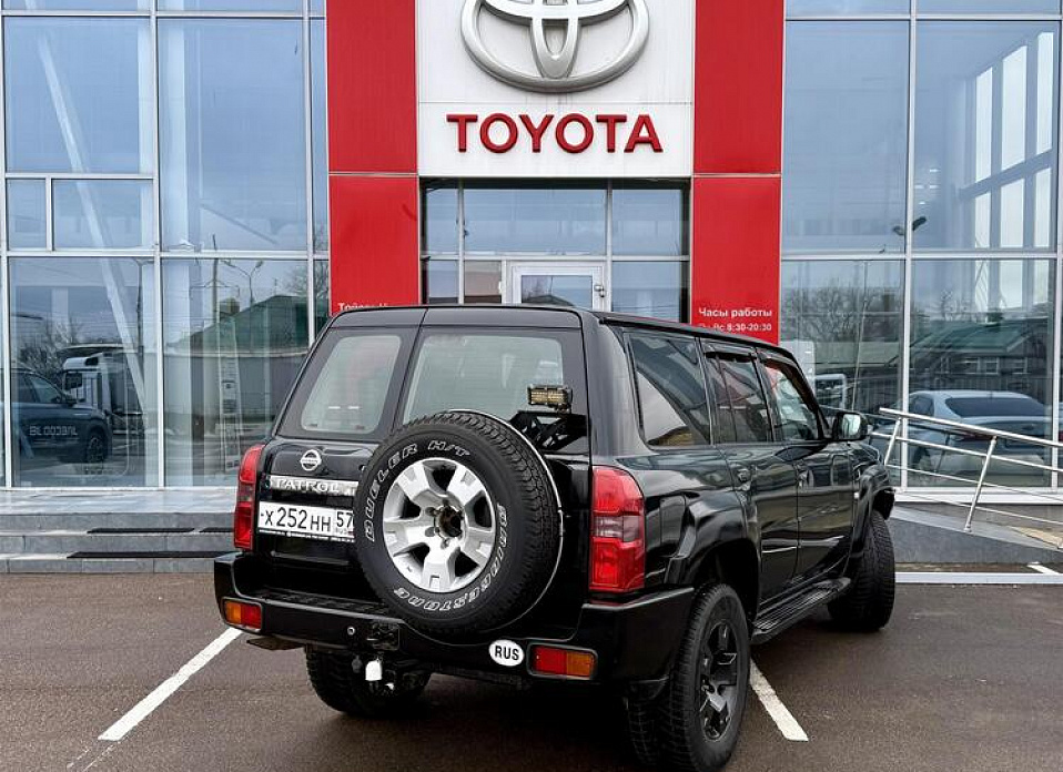Nissan Patrol, V (Y61) Рестайлинг 3.0d AT (160 л.с.) 4WD