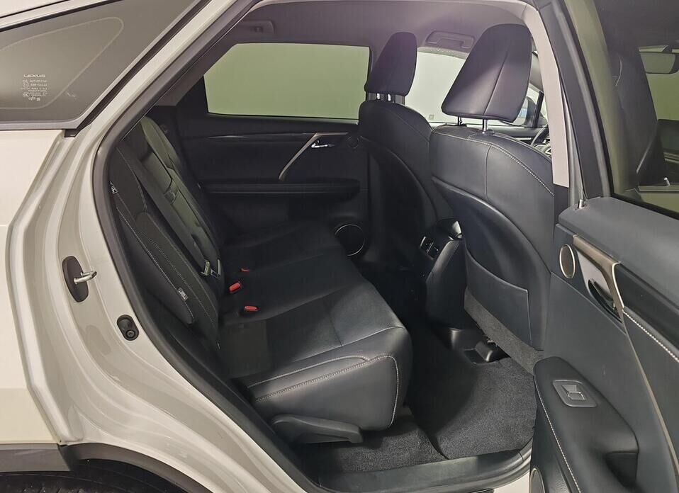 Lexus RX, IV Рестайлинг 300 2.0 AT (238 л.с.) 4WD
