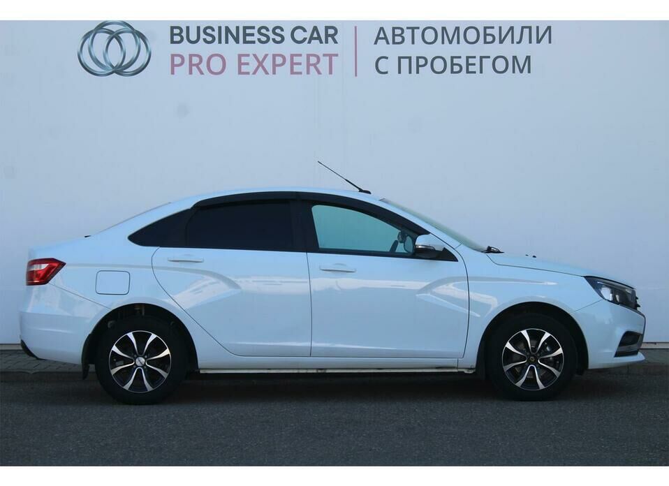 LADA (ВАЗ) Vesta 1.6 MT (106 л.с.)