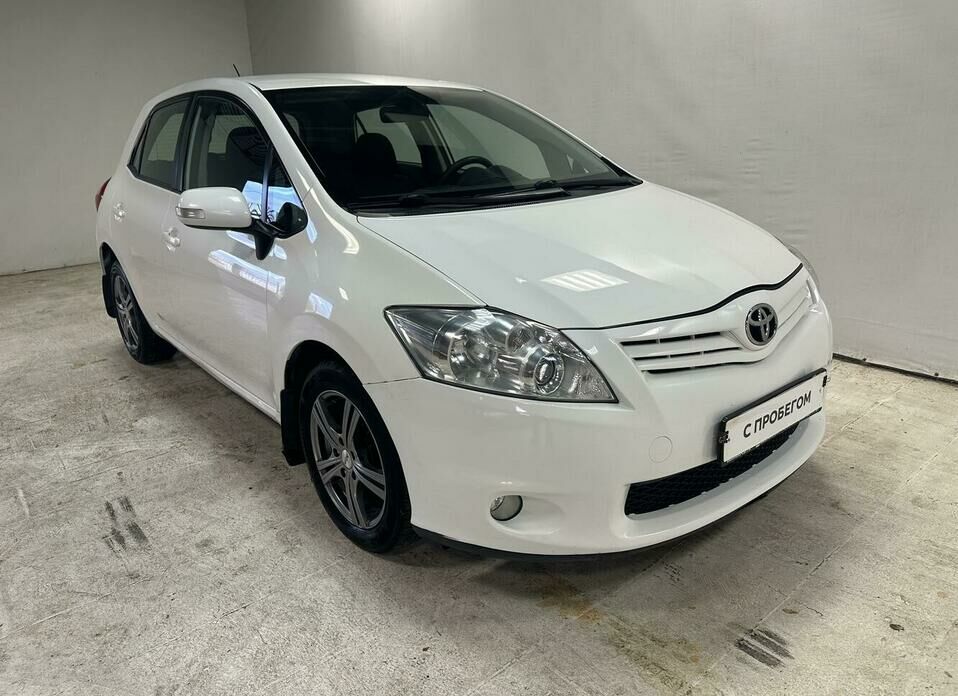 Toyota Auris 1.6 AT (124 л.с.)