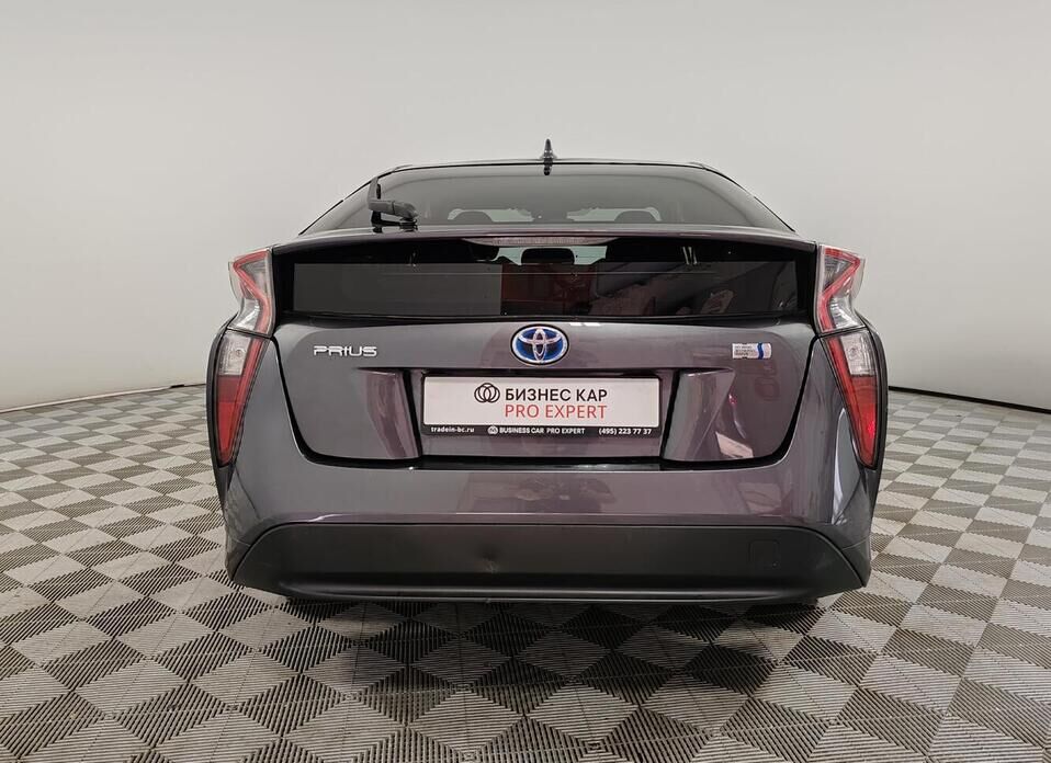 Toyota Prius 1.8hyb AT (98 л.с.)