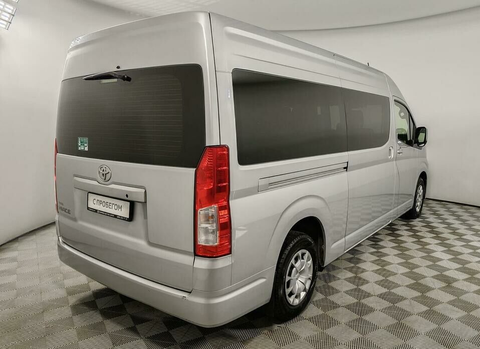 Toyota HiAce 2.8d MT (150 л.с.)