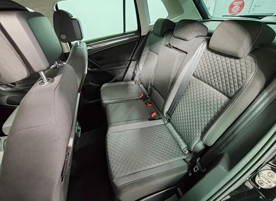 Volkswagen Tiguan 2.0 AMT (180 л.с.) 4WD
