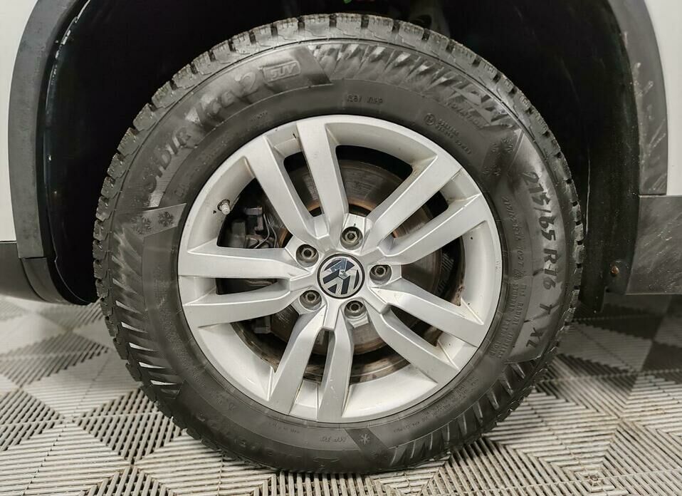 Volkswagen Tiguan 2.0 AT (170 л.с.) 4WD
