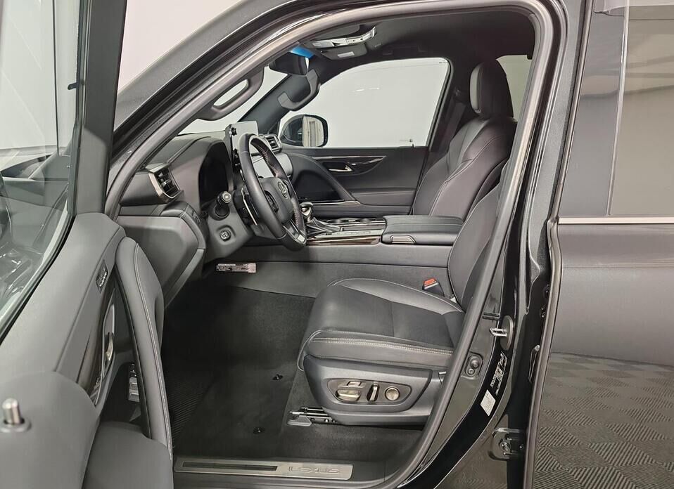 Lexus LX, IV 600 3.5 AT (415 л.с.) 4WD