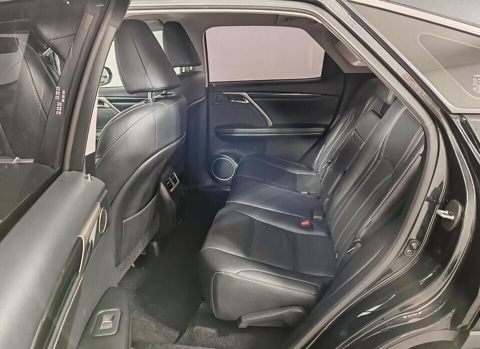 Lexus RX, IV Рестайлинг 300 2.0 AT (238 л.с.) 4WD
