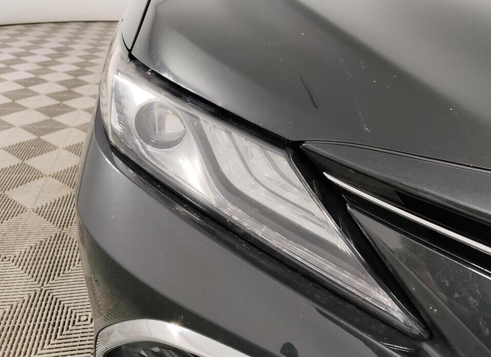 Toyota Camry 2.5 AT (209 л.с.)