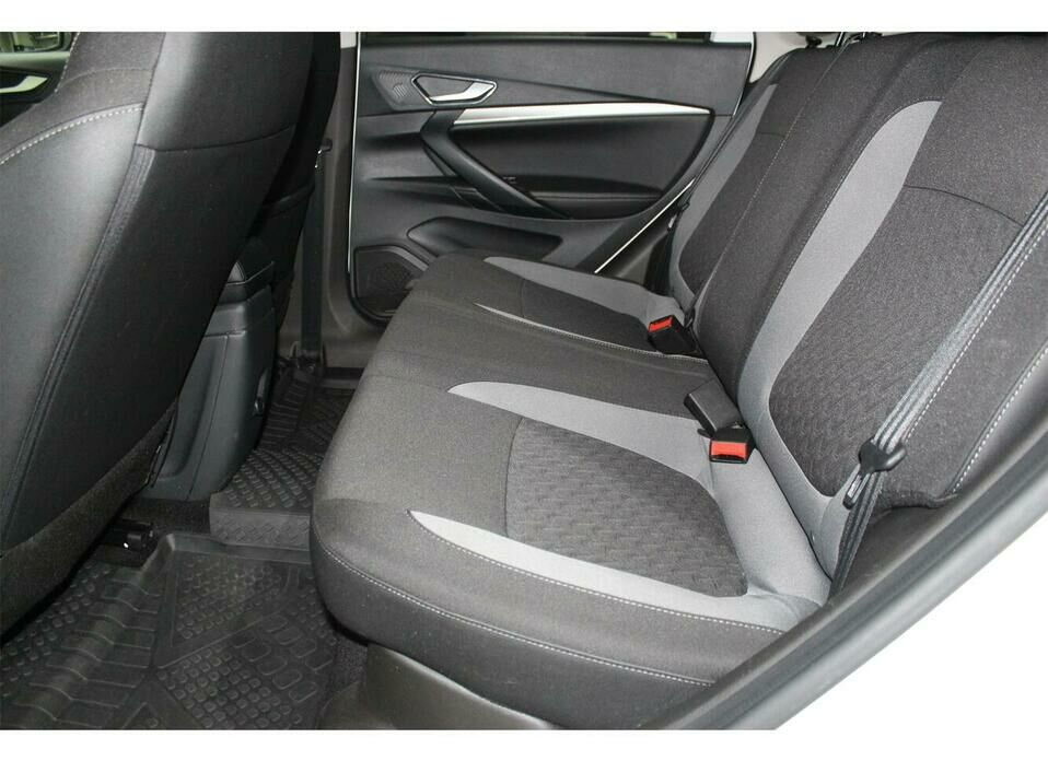 LADA (ВАЗ) Vesta 1.6 MT (90 л.с.)