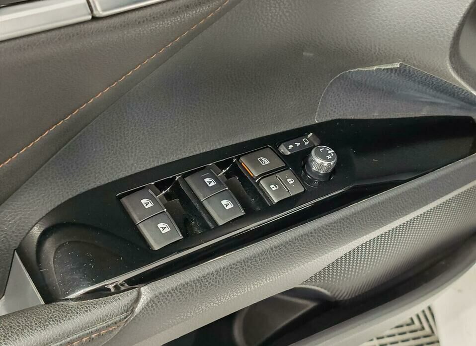 Toyota Camry 2.5 AT (181 л.с.)