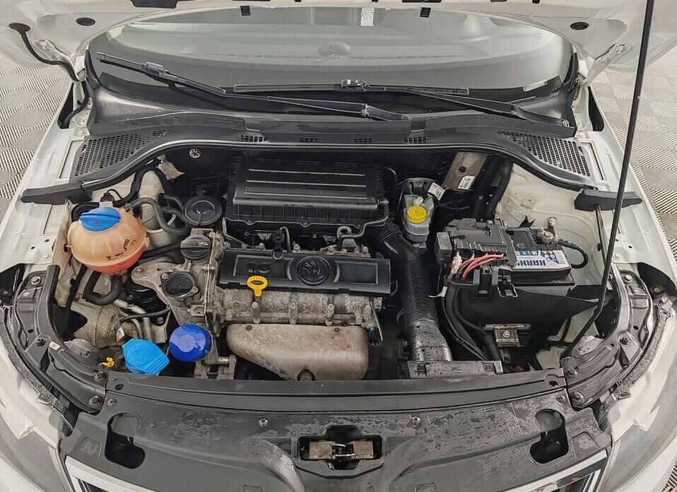 Skoda Rapid, I 1.6 MT (105 л.с.)