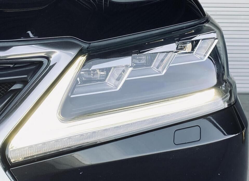 Lexus LX, III Рестайлинг 2 570 5.7 AT (367 л.с.) 4WD