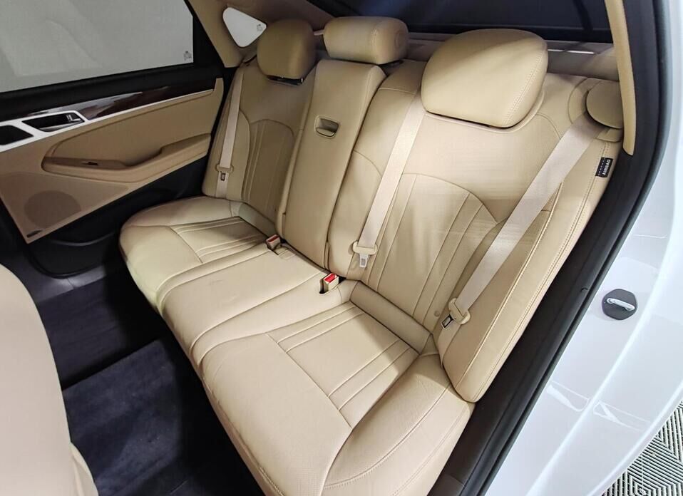 Hyundai Genesis, II 3.0 AT (249 л.с.) 4WD