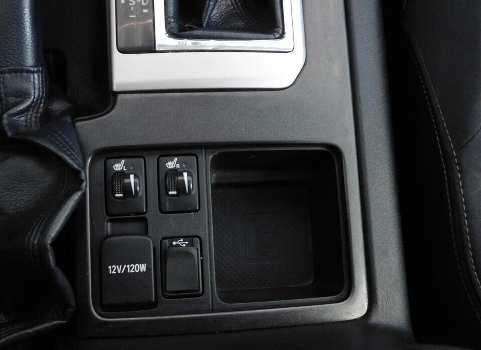 Toyota Land Cruiser Prado, 150 Series Рестайлинг 1 3.0d AT (173 л.с.) 4WD