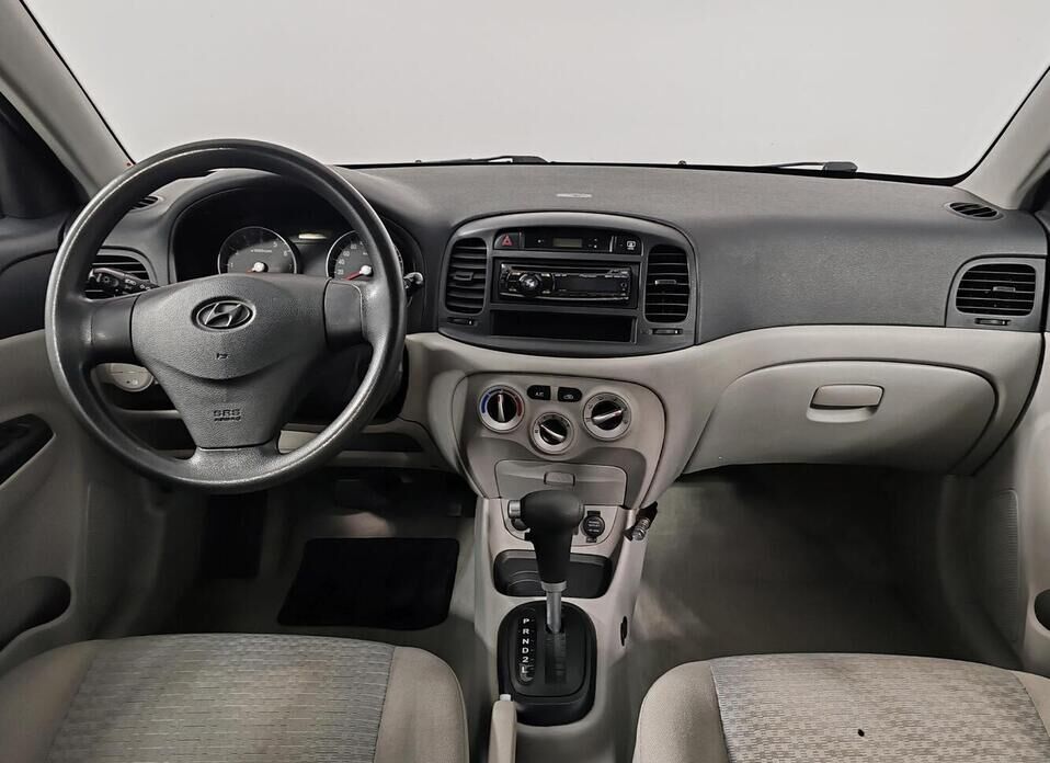 Hyundai Verna, II 1.4 AT (97 л.с.)