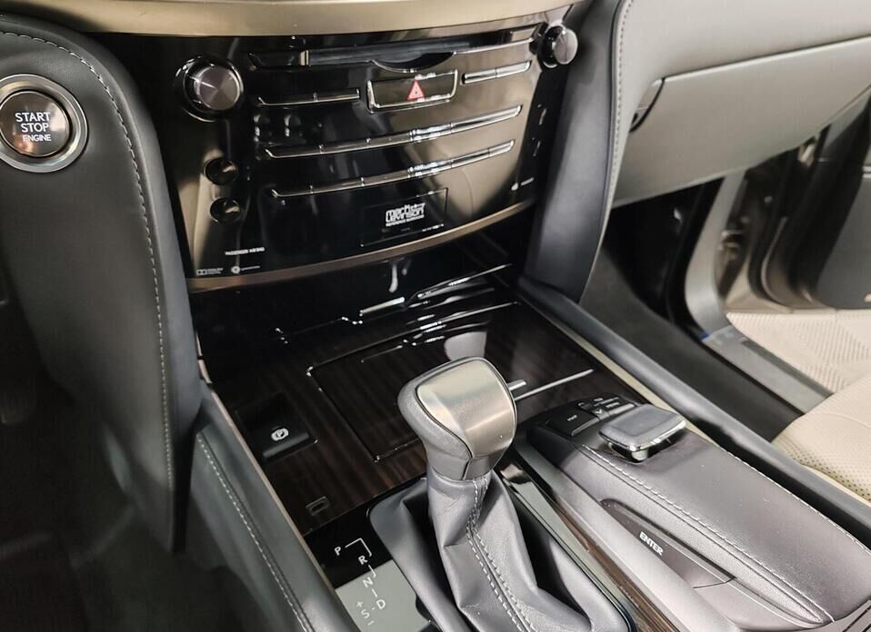 Lexus LX, III Рестайлинг 2 570 5.7 AT (367 л.с.) 4WD