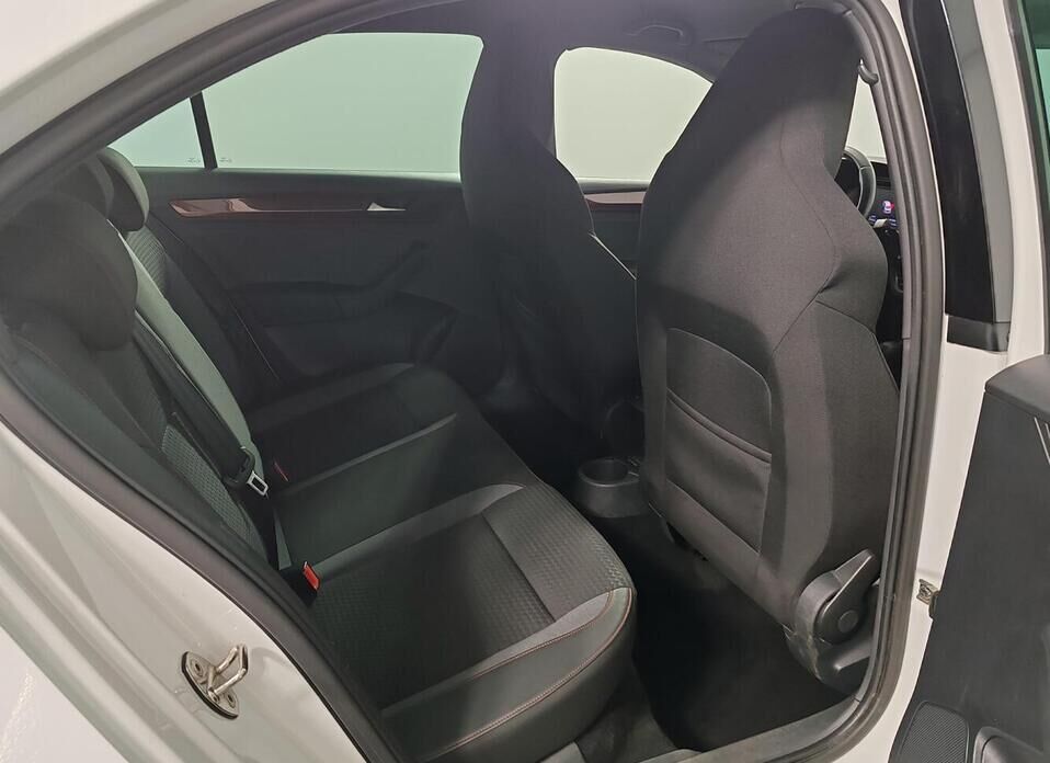 Volkswagen Polo, VI 1.4 AMT (125 л.с.)