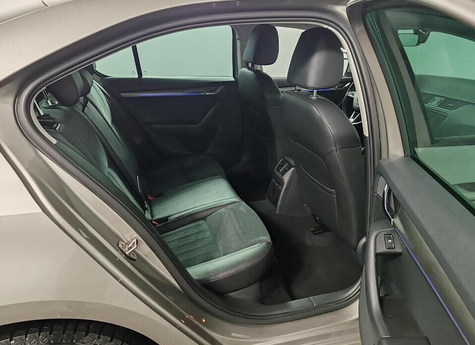 Skoda Octavia, III (A7) Рестайлинг 1.8 AMT (180 л.с.)