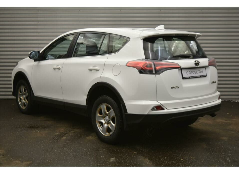 Toyota RAV4 2.0 CVT (146 л.с.)