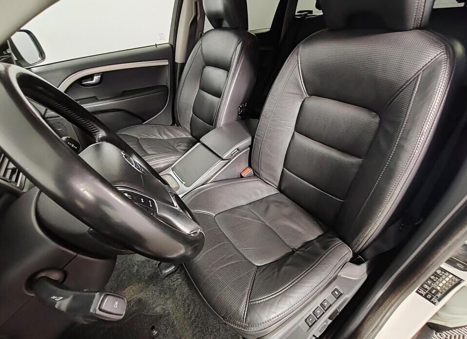 Volvo XC70 2.4d AT (215 л.с.) 4WD