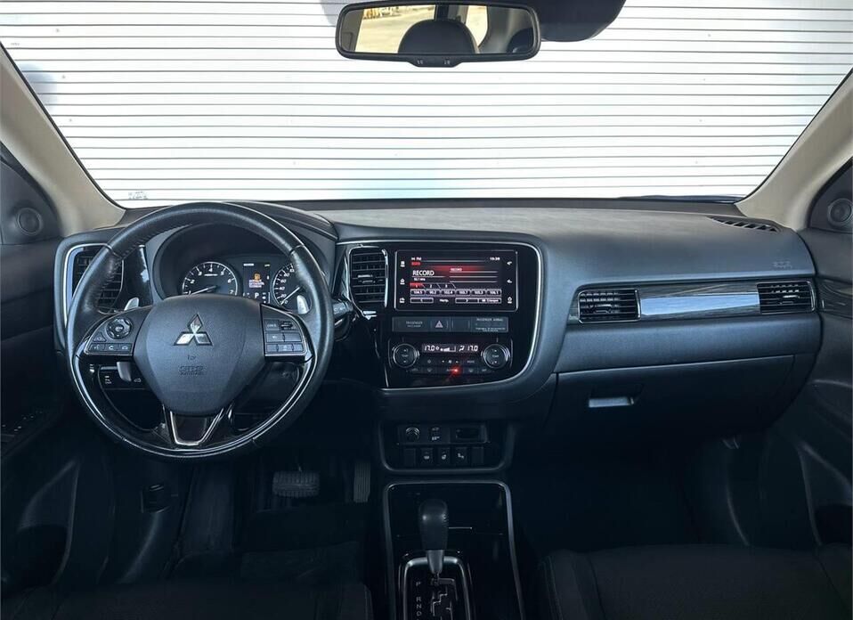 Mitsubishi Outlander 3.0 AT (227 л.с.) 4WD