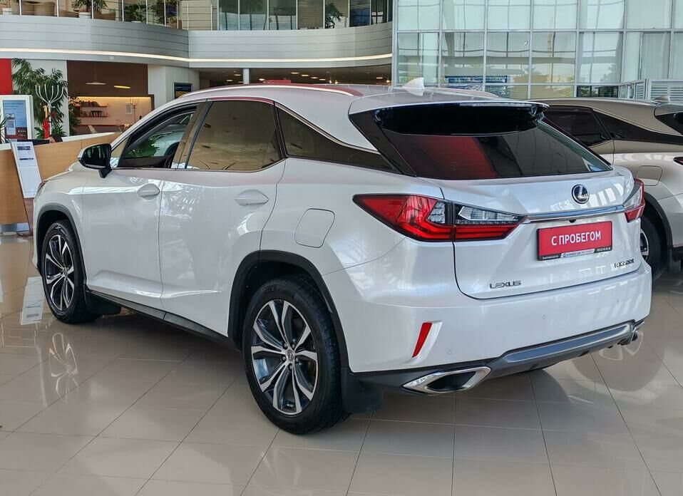 Lexus RX 200t 2.0 AT (238 л.с.) 4WD