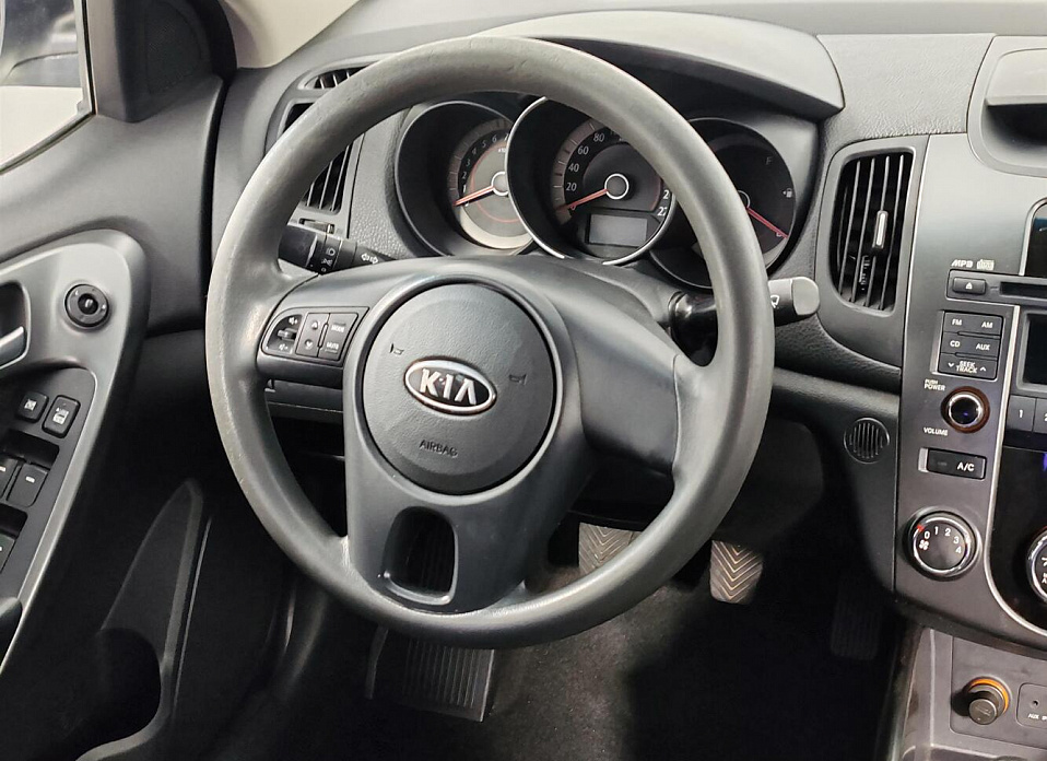 Kia Cerato, II 5-speed 1.6 MT (126 л.с.)