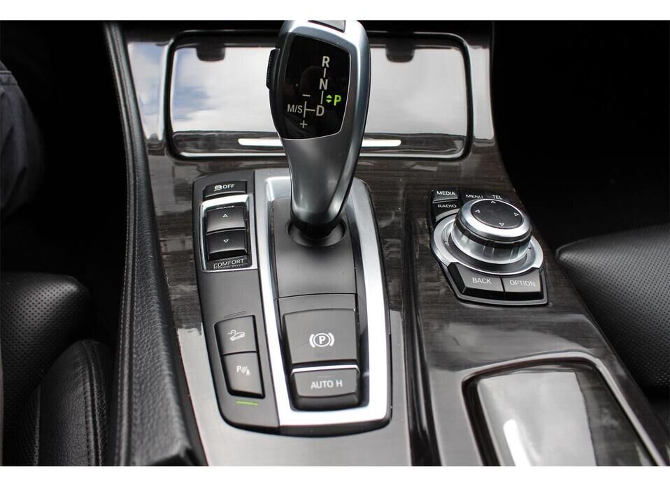 BMW 5 серии, VI (F10/F11/F07) 528i xDrive 2.0 AT (245 л.с.) 4WD