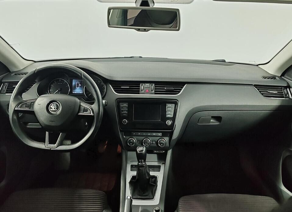 Skoda Octavia, III (A7) 1.6 MT (110 л.с.)